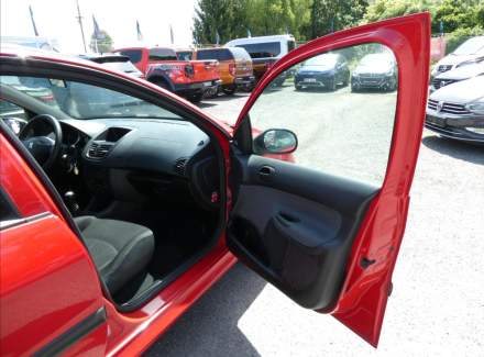 Peugeot - 206