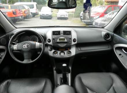 Toyota - RAV 4