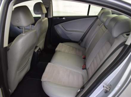 Volkswagen - Passat