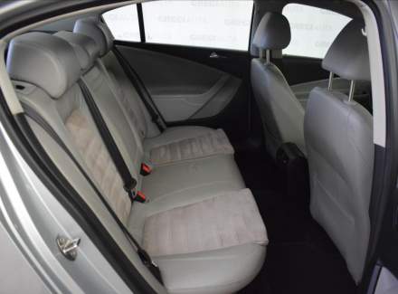 Volkswagen - Passat
