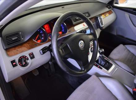 Volkswagen - Passat