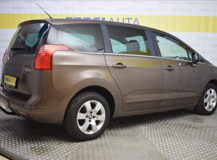 Peugeot - 5008