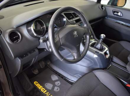 Peugeot - 5008