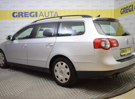 Volkswagen - Passat