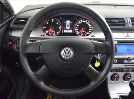 Volkswagen - Passat