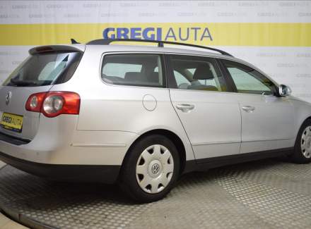 Volkswagen - Passat