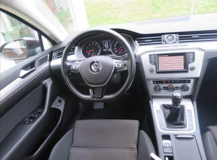 Volkswagen - Passat