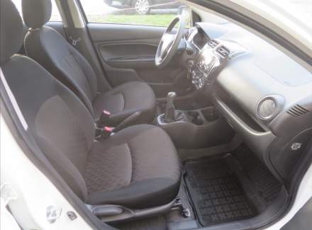 Mitsubishi - Space Gear