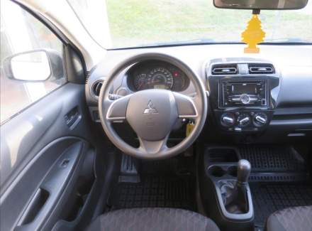 Mitsubishi - Space Gear