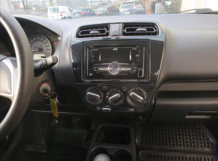 Mitsubishi - Space Gear