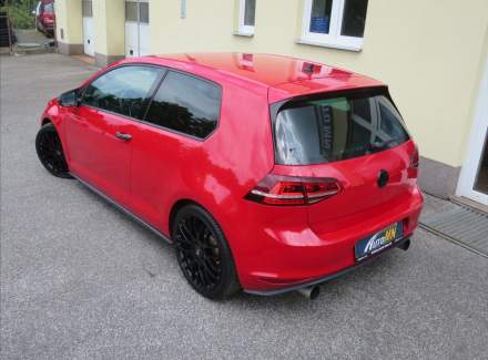 Volkswagen - Golf