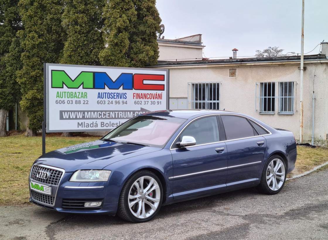 Audi - S8
