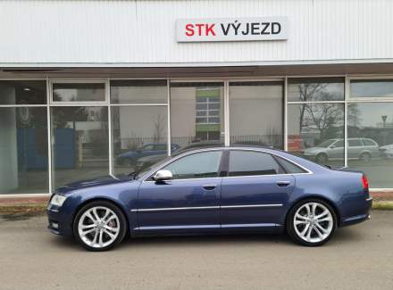 Audi - S8