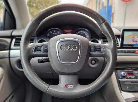 Audi - S8
