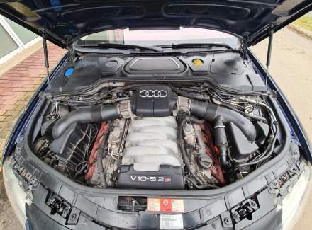 Audi - S8