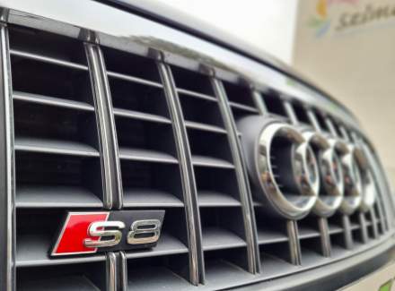 Audi - S8