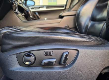 Volkswagen - Touareg