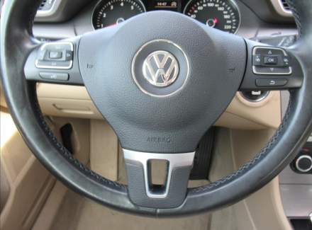 Volkswagen - Passat