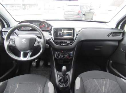 Peugeot - 208