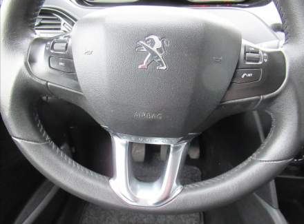 Peugeot - 208