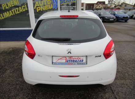 Peugeot - 208