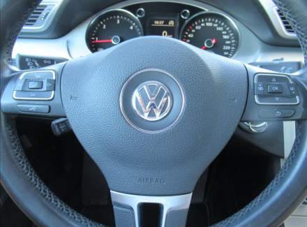 Volkswagen - Passat