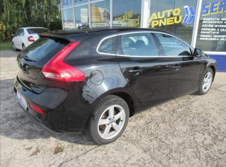 Volvo - V40