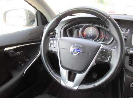 Volvo - V40
