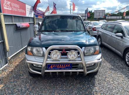Mitsubishi - Pajero