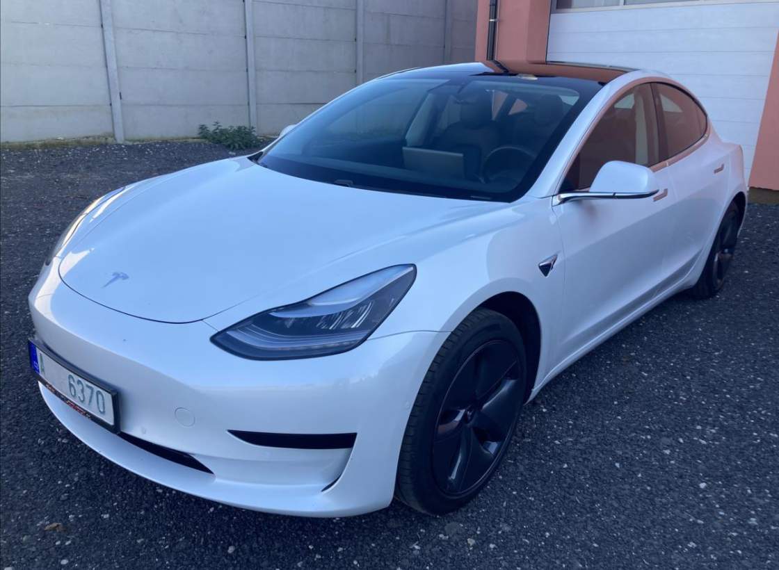 Tesla - Model 3