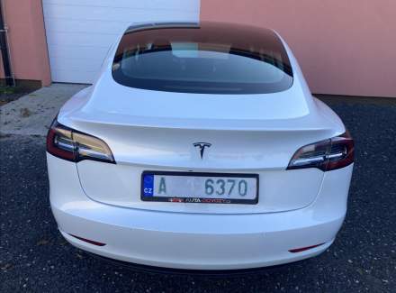Tesla - Model 3