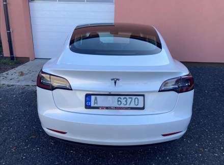 Tesla - Model 3
