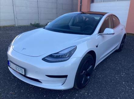 Tesla - Model 3
