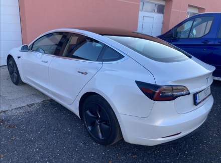 Tesla - Model 3