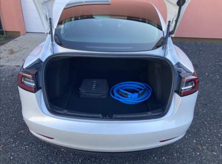 Tesla - Model 3