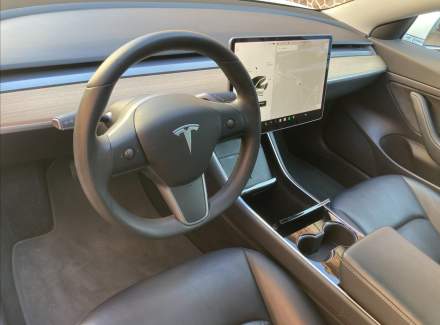 Tesla - Model 3