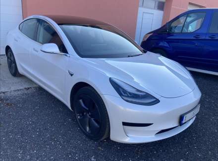 Tesla - Model 3