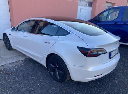 Tesla - Model 3