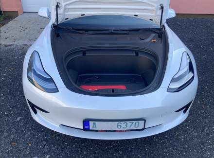 Tesla - Model 3