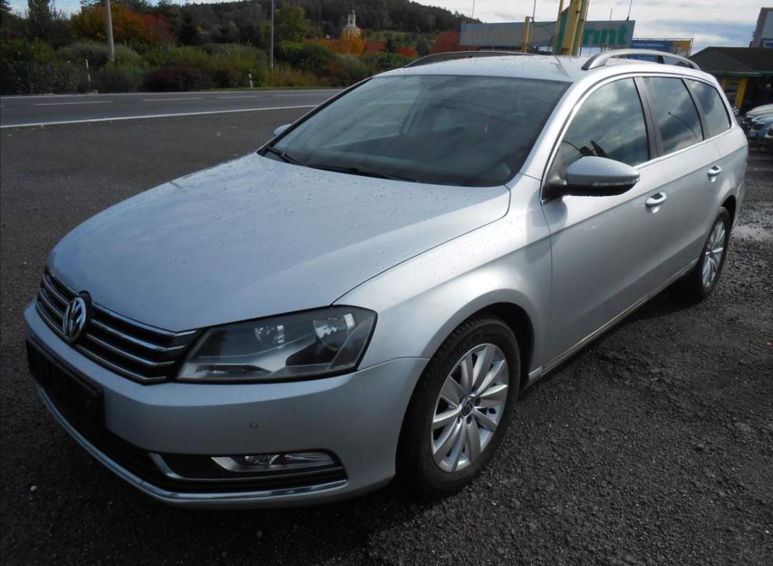 Volkswagen - Passat