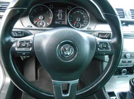 Volkswagen - Passat