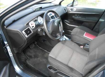 Peugeot - 307