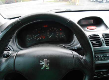 Peugeot - 206