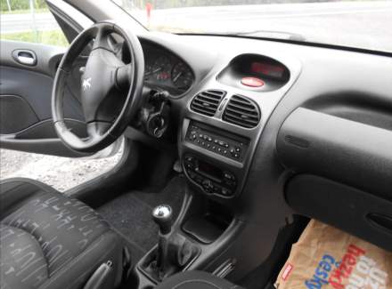 Peugeot - 206