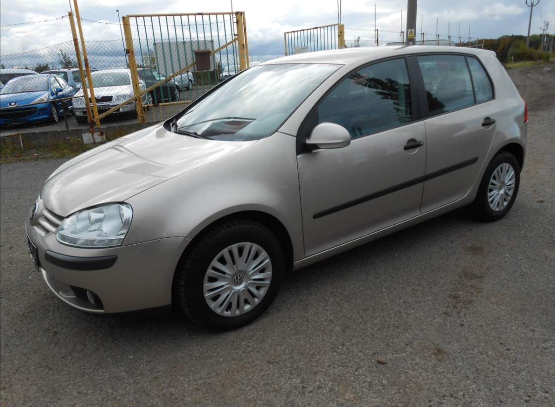 Volkswagen - Golf