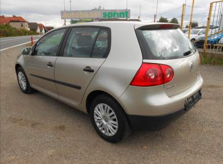 Volkswagen - Golf