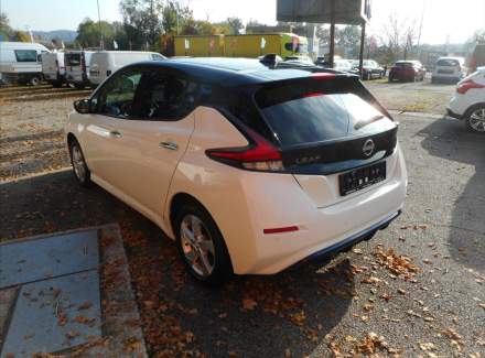 Nissan - Leaf