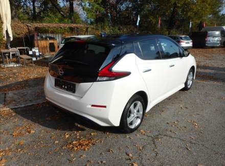 Nissan - Leaf