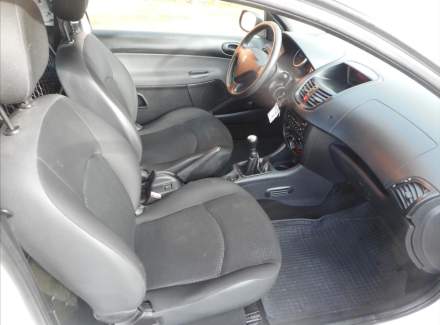Peugeot - 206