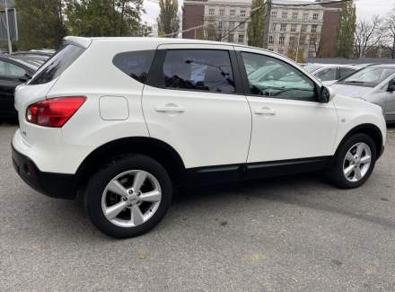 Nissan - Qashqai